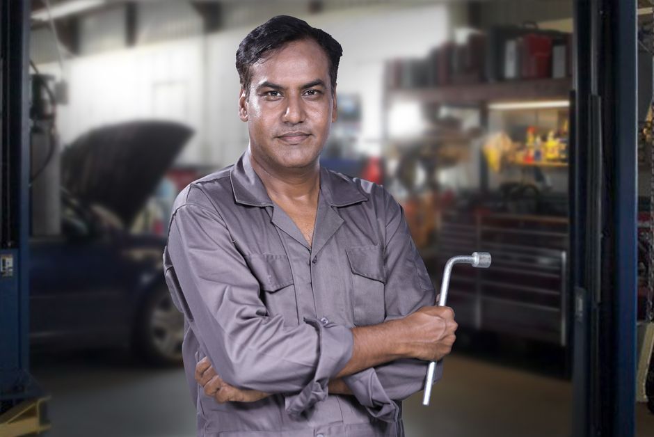 Friendly auto repair mechanic